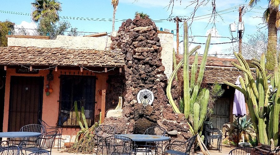 BeDillon’s Restaurant & Cactus Garden